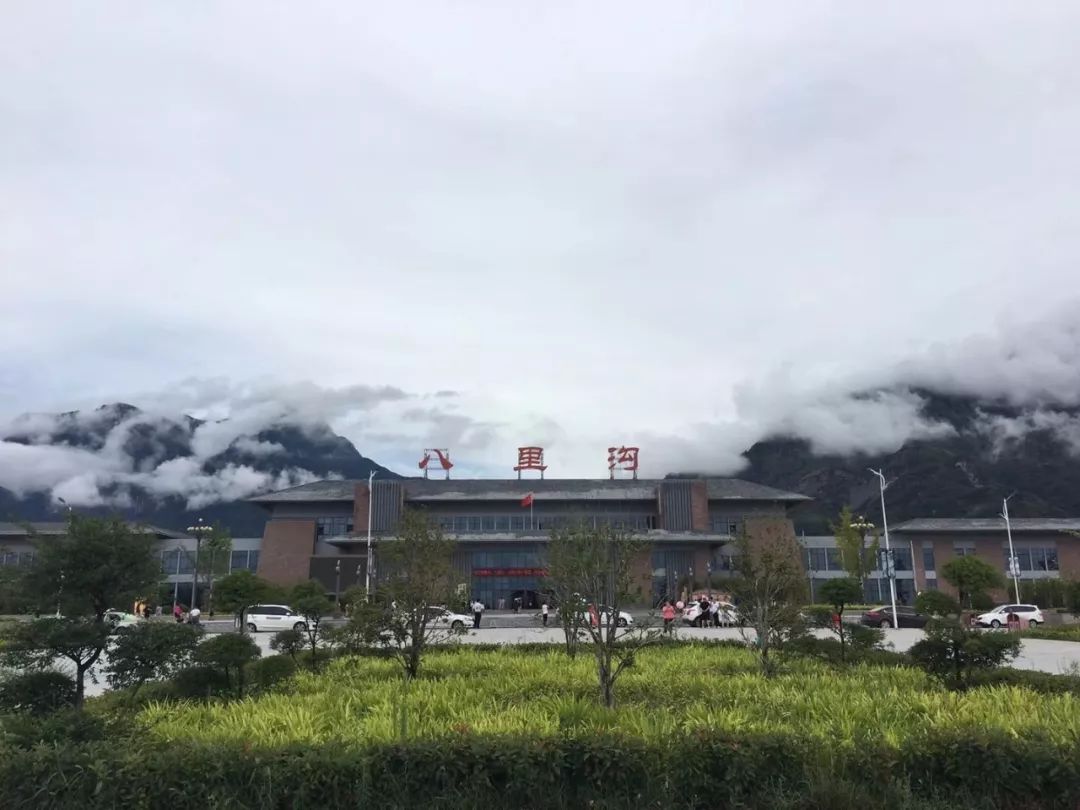 赤日清风何处寻？尽在新乡八里沟！