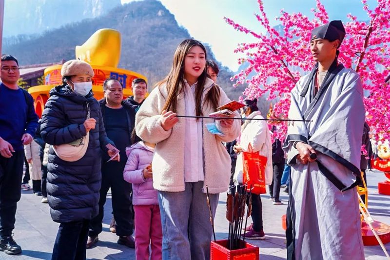 春节假期告急！八里沟错峰旅游正当时